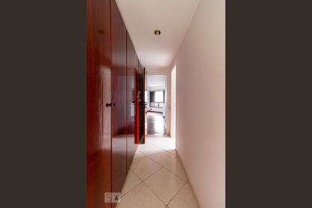 Corredor Quartos de apartamento à venda com 3 quartos, 130m² em Alphaville Industrial, Barueri