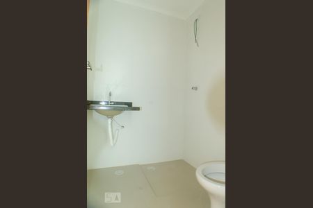 Banheiro de apartamento para alugar com 2 quartos, 40m² em Parque Boturussu, São Paulo