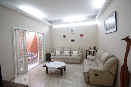 Sala de casa à venda com 4 quartos, 160m² em Paraíso do Morumbi, São Paulo