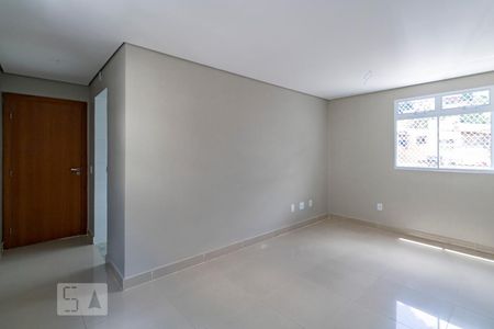Sala de apartamento para alugar com 3 quartos, 78m² em Santa Efigênia, Belo Horizonte