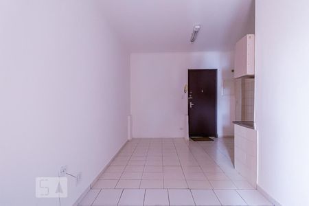 Sala/Quarto de kitnet/studio para alugar com 1 quarto, 29m² em Liberdade, São Paulo