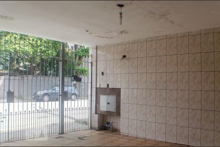 Garagem de casa à venda com 3 quartos, 141m² em Parque Boturussu, São Paulo