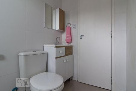 Banheiro de kitnet/studio para alugar com 1 quarto, 22m² em Cachoeirinha, Belo Horizonte