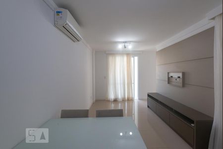 Sala de apartamento para alugar com 2 quartos, 69m² em Abraão, Florianópolis