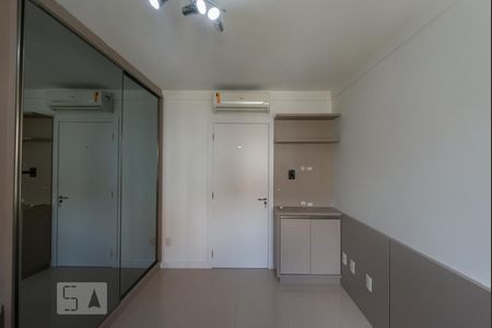 Quarto de apartamento para alugar com 2 quartos, 69m² em Abraão, Florianópolis