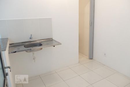 Cozinha de kitnet/studio para alugar com 1 quarto, 40m² em Campo Grande, Salvador