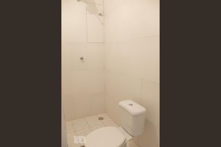 Banheiro de kitnet/studio para alugar com 1 quarto, 40m² em Campo Grande, Salvador