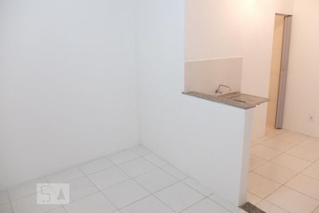Sala/ Quarto de kitnet/studio para alugar com 1 quarto, 40m² em Campo Grande, Salvador