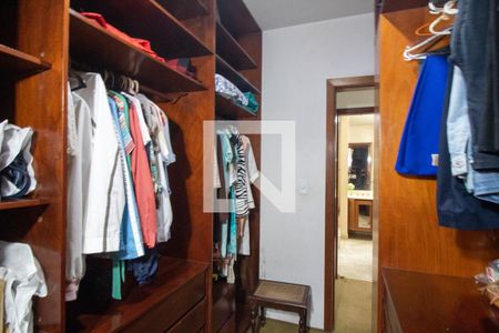 Closet de casa à venda com 5 quartos, 325m² em Cidade Monções, São Paulo