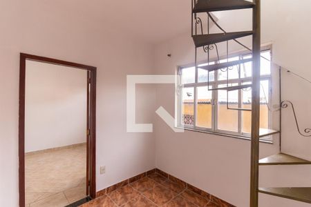 Sala Segundo Andar de casa para alugar com 2 quartos, 80m² em Irajá, Rio de Janeiro