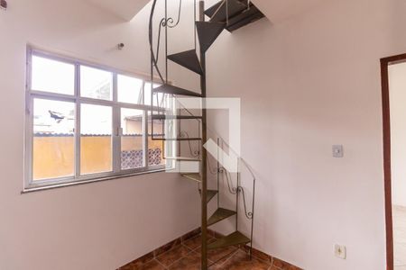 Sala Segundo Andar de casa para alugar com 2 quartos, 80m² em Irajá, Rio de Janeiro