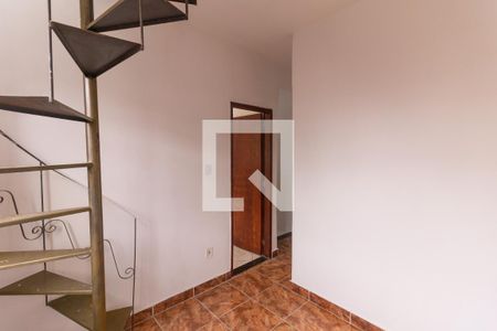 Sala Segundo Andar de casa para alugar com 2 quartos, 80m² em Irajá, Rio de Janeiro