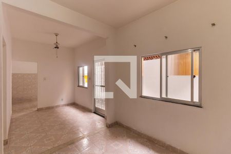 Sala 2 de casa para alugar com 2 quartos, 80m² em Irajá, Rio de Janeiro