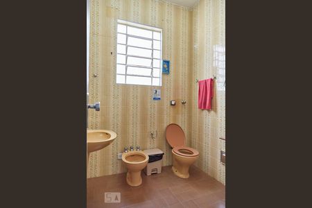 Banheiro de casa à venda com 4 quartos, 347m² em Pompeia, São Paulo