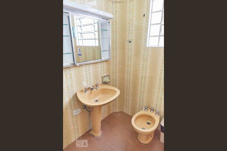 Banheiro de casa à venda com 4 quartos, 347m² em Pompeia, São Paulo