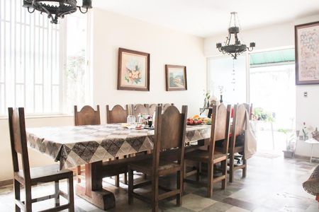 Sala de casa à venda com 3 quartos, 420m² em Planalto Paulista, São Paulo