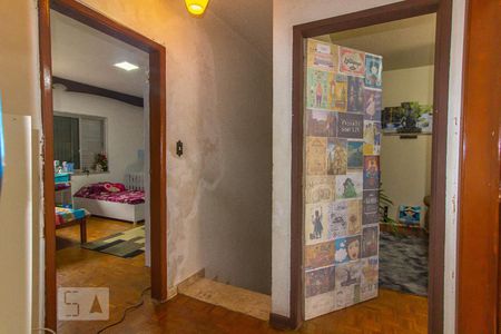 Corredor entre quartos de casa à venda com 4 quartos, 168m² em Jardim Vila Formosa, São Paulo