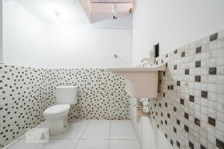 Banheiro de casa para alugar com 1 quarto, 54m² em Jardim Promissão, São Paulo