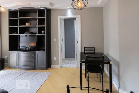 Sala de apartamento para alugar com 1 quarto, 40m² em Indianópolis, São Paulo