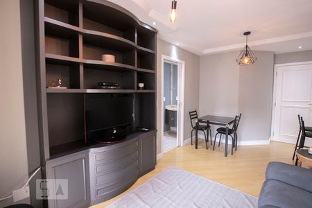 Sala de apartamento para alugar com 1 quarto, 40m² em Indianópolis, São Paulo