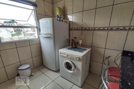 Cozinha e lavanderia de apartamento à venda com 2 quartos, 70m² em Santa Teresa, São Leopoldo