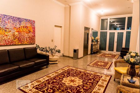 Hall de Entrada de apartamento à venda com 3 quartos, 125m² em Vila Suzana, São Paulo