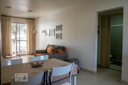 Sala de apartamento para alugar com 2 quartos, 60m² em Copacabana, Rio de Janeiro