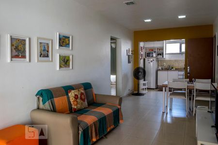 Sala de apartamento para alugar com 2 quartos, 60m² em Copacabana, Rio de Janeiro