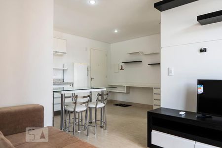 Sala de apartamento para alugar com 1 quarto, 45m² em Alto da Rua Xv, Curitiba