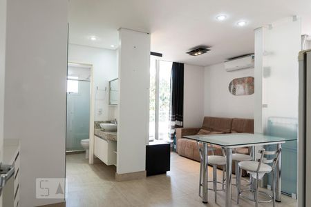 Sala/Cozinha de apartamento para alugar com 1 quarto, 45m² em Alto da Rua Xv, Curitiba