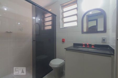 Banheiro de casa à venda com 3 quartos, 120m² em Vila Isa, São Paulo