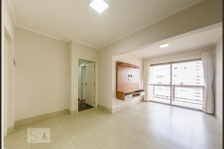 Sala de apartamento para alugar com 3 quartos, 83m² em Cambuí, Campinas
