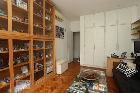 Quarto 1 de apartamento à venda com 3 quartos, 298m² em Copacabana, Rio de Janeiro