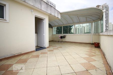 Varanda de casa de condomínio para alugar com 3 quartos, 140m² em Vila Gumercindo, São Paulo