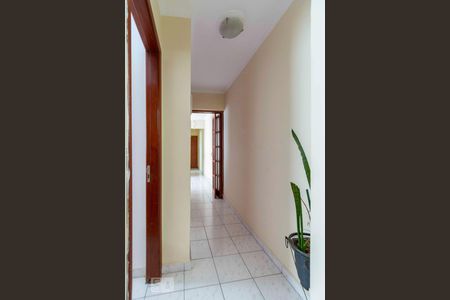 Corredor de apartamento à venda com 3 quartos, 157m² em Vila Santana, São Paulo