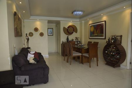 Sala de apartamento à venda com 4 quartos, 140m² em Barra da Tijuca, Rio de Janeiro