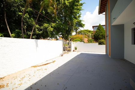 Casa à venda com 302m², 10 quartos e 6 vagas Casa à venda com 302m², 10 quartos e 6 vagasQuintal