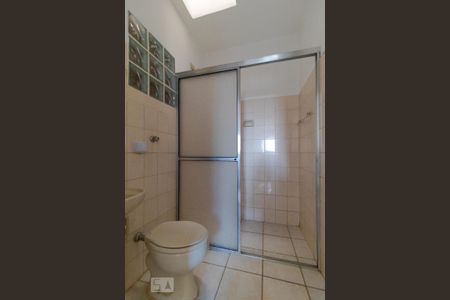 Casa à venda com 302m², 10 quartos e 6 vagas Casa à venda com 302m², 10 quartos e 6 vagasBanheiro da Suíte 08