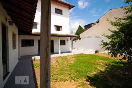Casa à venda com 302m², 10 quartos e 6 vagas Casa à venda com 302m², 10 quartos e 6 vagasQuintal