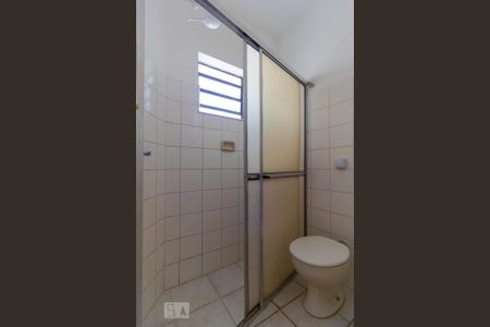 Casa à venda com 302m², 10 quartos e 6 vagas Casa à venda com 302m², 10 quartos e 6 vagasBanheiro da Suíte 04