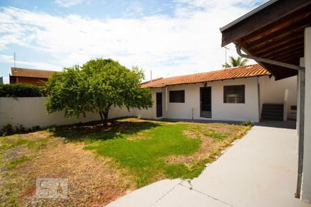 Casa à venda com 302m², 10 quartos e 6 vagas Casa à venda com 302m², 10 quartos e 6 vagasQuintal