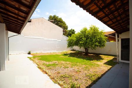 Casa à venda com 302m², 10 quartos e 6 vagas Casa à venda com 302m², 10 quartos e 6 vagasQuintal