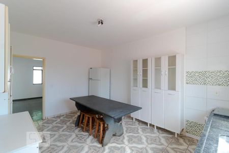 Casa à venda com 302m², 10 quartos e 6 vagas Casa à venda com 302m², 10 quartos e 6 vagasCozinha