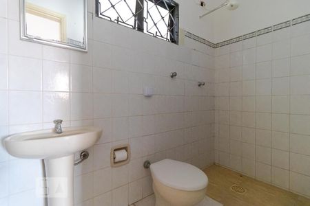 Casa à venda com 302m², 10 quartos e 6 vagas Casa à venda com 302m², 10 quartos e 6 vagasBanheiro da Suíte 01