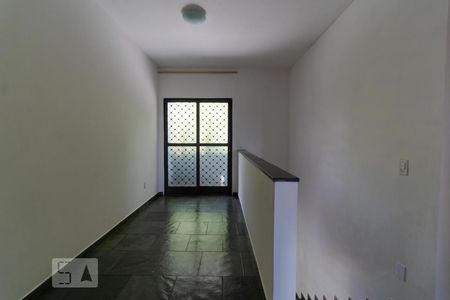 Casa à venda com 302m², 10 quartos e 6 vagas Casa à venda com 302m², 10 quartos e 6 vagasHall do Andar superior