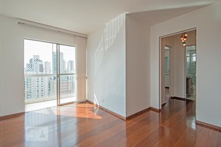 Sala de apartamento para alugar com 2 quartos, 85m² em Campo Belo, São Paulo