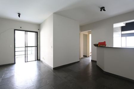 Sala de apartamento à venda com 2 quartos, 69m² em Vila Suzana, São Paulo