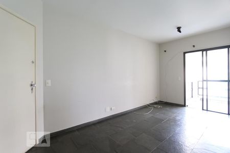 Sala de apartamento à venda com 2 quartos, 69m² em Vila Suzana, São Paulo