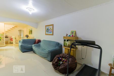 Sala de Estar de casa à venda com 4 quartos, 225m² em Vila Nhocuné, São Paulo