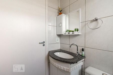 Banheiro de apartamento à venda com 2 quartos, 44m² em Maria Virgínia, Belo Horizonte